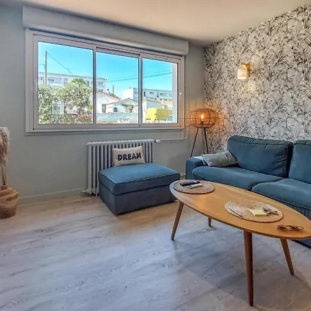 Holiday home Charmante Maison Proche