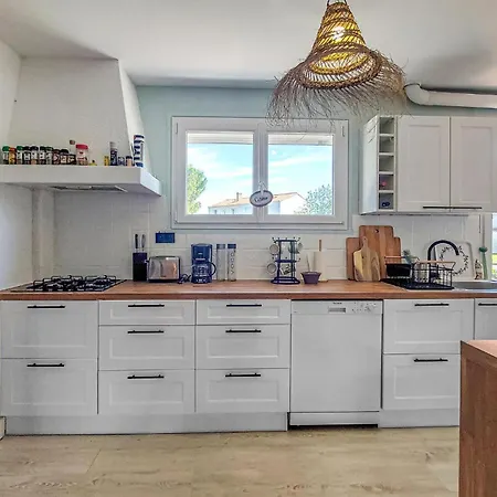 Holiday home Charmante Maison Proche Royan